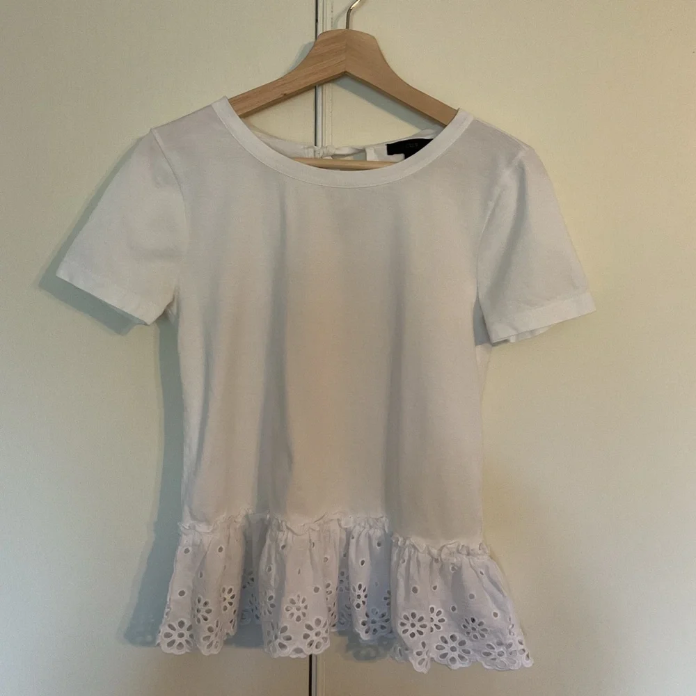 J. Crew White Tie-back, Eyelet Ruffle Tee Coquette Preppy Shirt Size XXS.